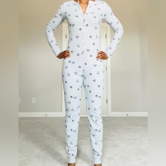 Old Navy Blue Pattern Onesis - Picture 11 of 12